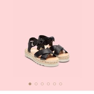 NEW Frye and Co Lula Bow Sandals